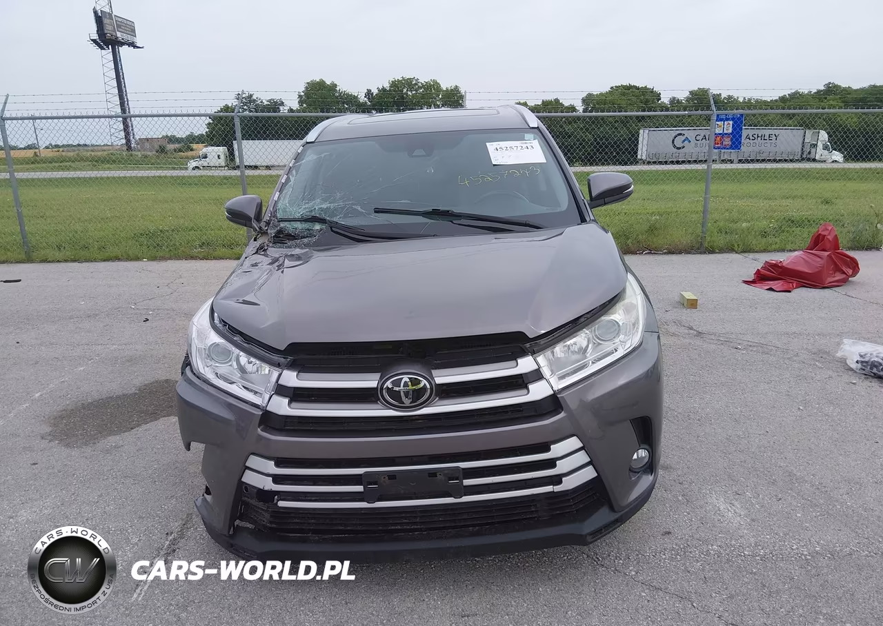 2018 Toyota Highlander Xle VIN:5TDJZRFH7JS883430 - 13