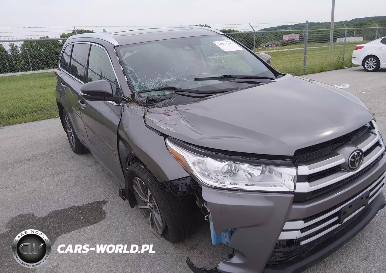 2018 Toyota Highlander Xle VIN:5TDJZRFH7JS883430 - 18