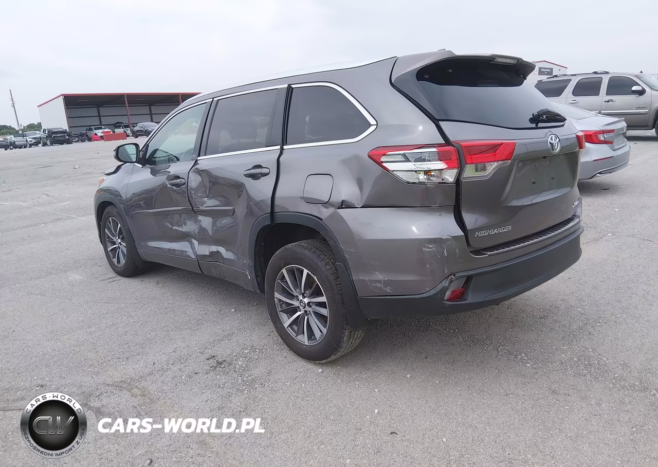 2018 Toyota Highlander Xle VIN:5TDJZRFH7JS883430 - 3