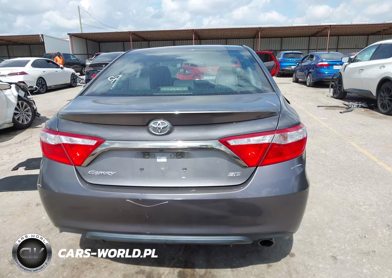 2015 Toyota Camry Se VIN:4T1BF1FK3FU014672 - 16