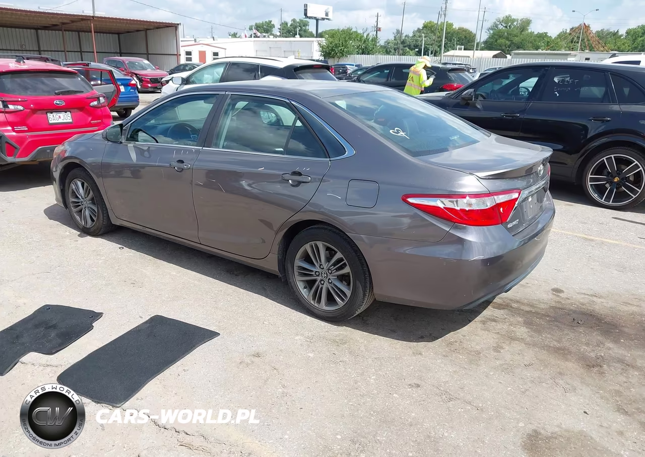 2015 Toyota Camry Se VIN:4T1BF1FK3FU014672 - 3