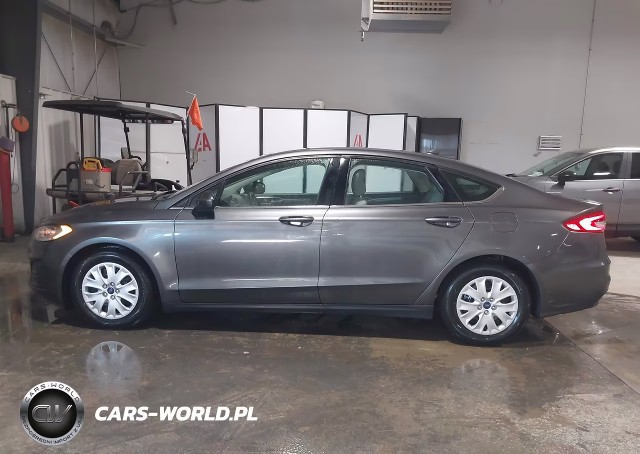 2020 Ford Fusion S VIN:3FA6P0G75LR263362 - 14