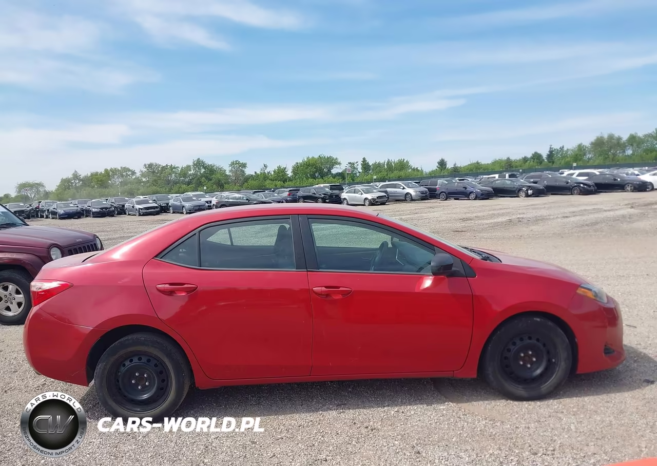 2019 Toyota Corolla Le VIN:2T1BURHE6KC143352 - 14