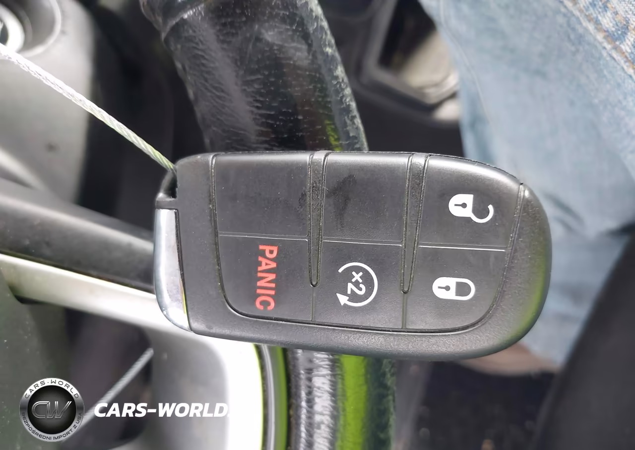 2018 Jeep Renegade Latitude Fwd VIN:ZACCJABB1JPG86107 - 11
