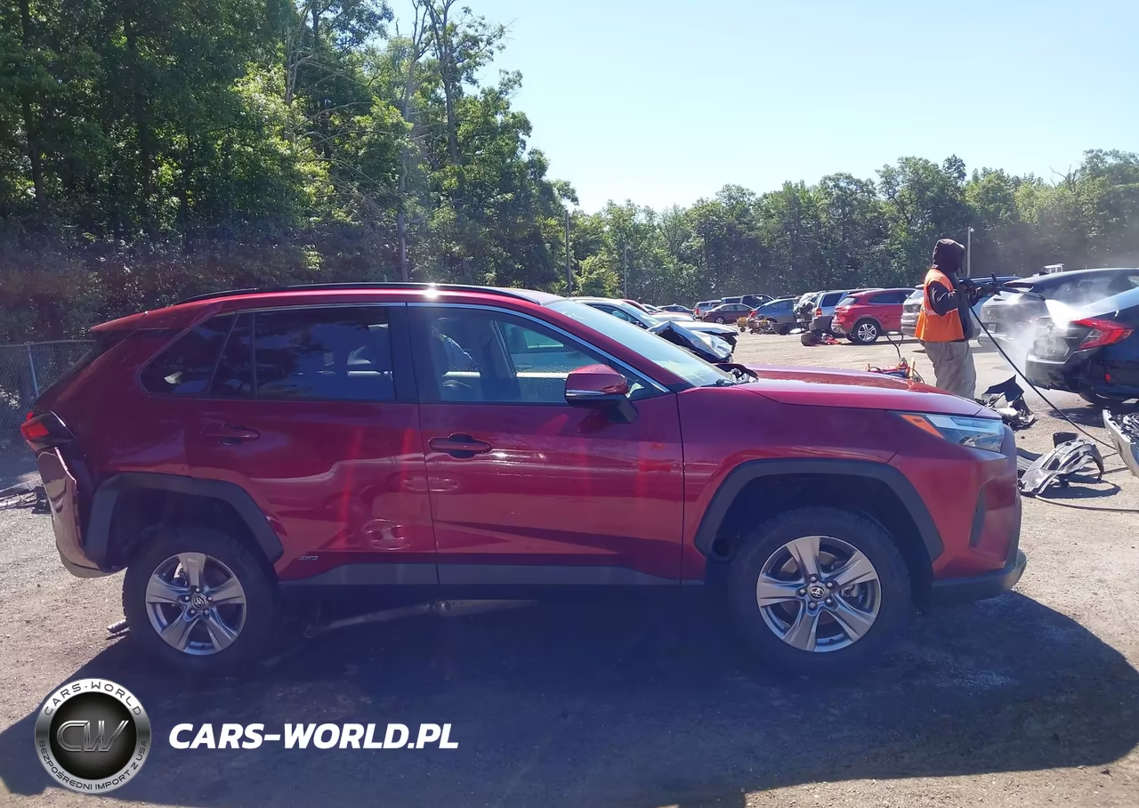 2024 Toyota Rav4 Hybrid Xle VIN:JTMRWRFV1RD237910 - 13
