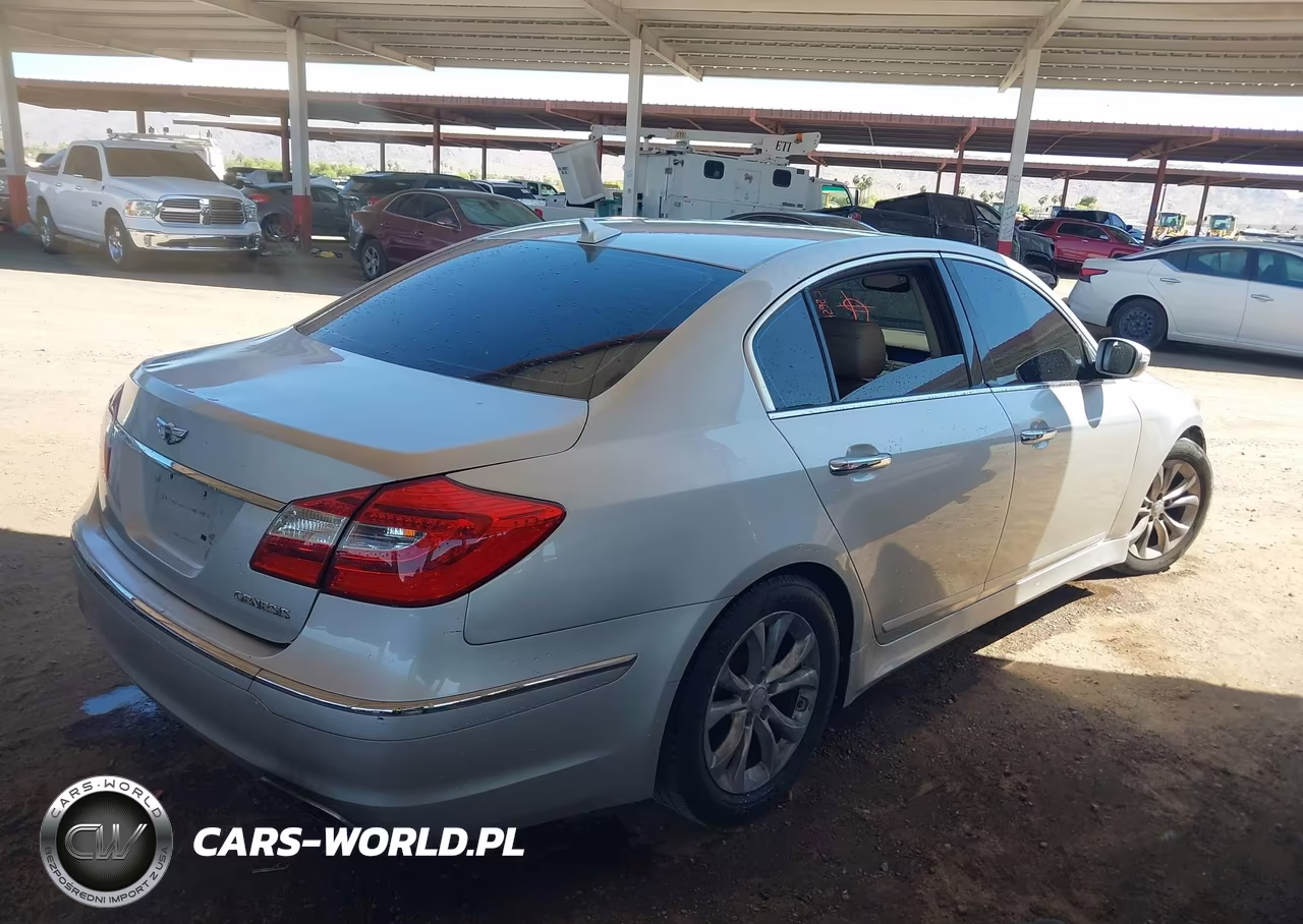 2012 Hyundai Genesis 3.8 VIN:KMHGC4DD7CU205138 - 4