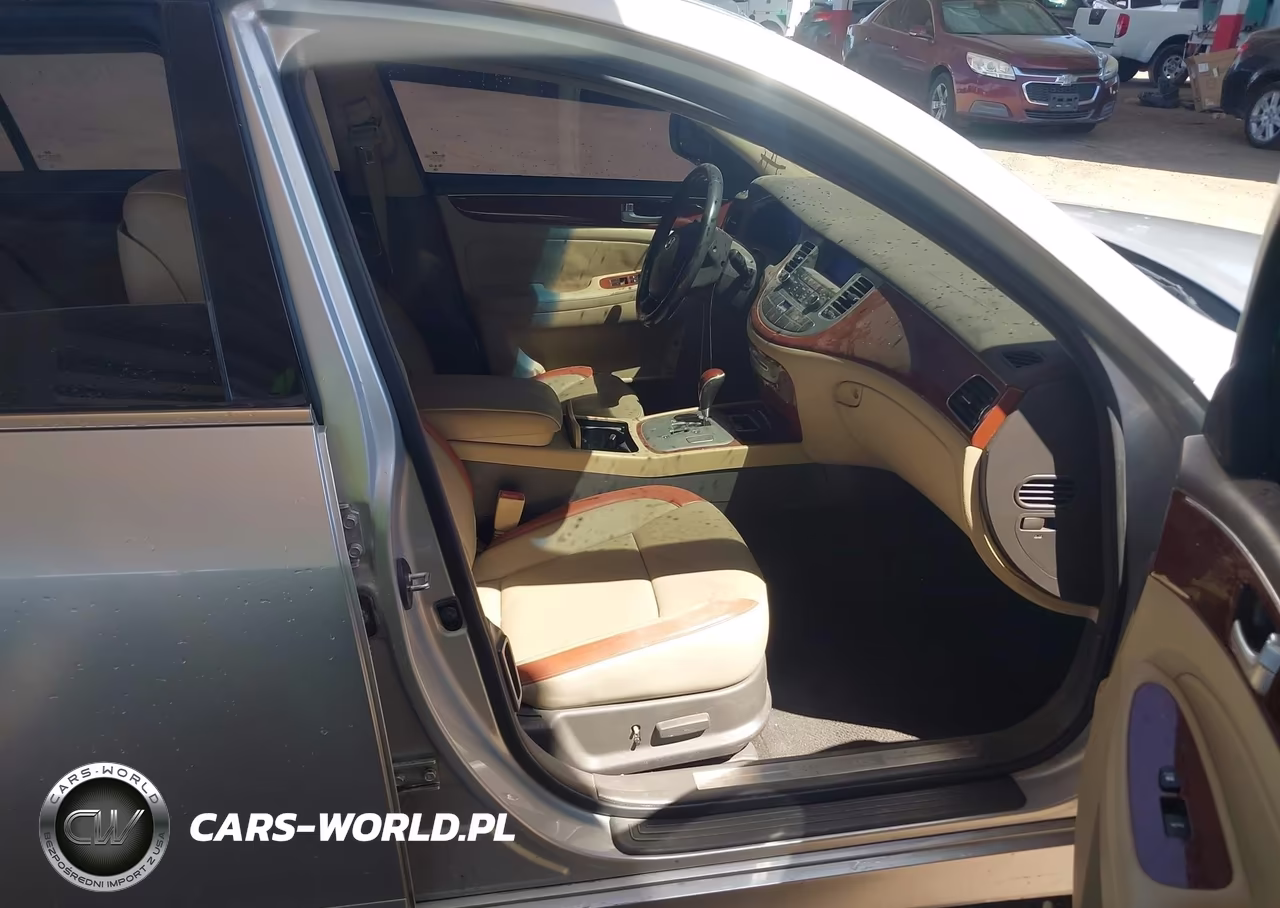 2012 Hyundai Genesis 3.8 VIN:KMHGC4DD7CU205138 - 5