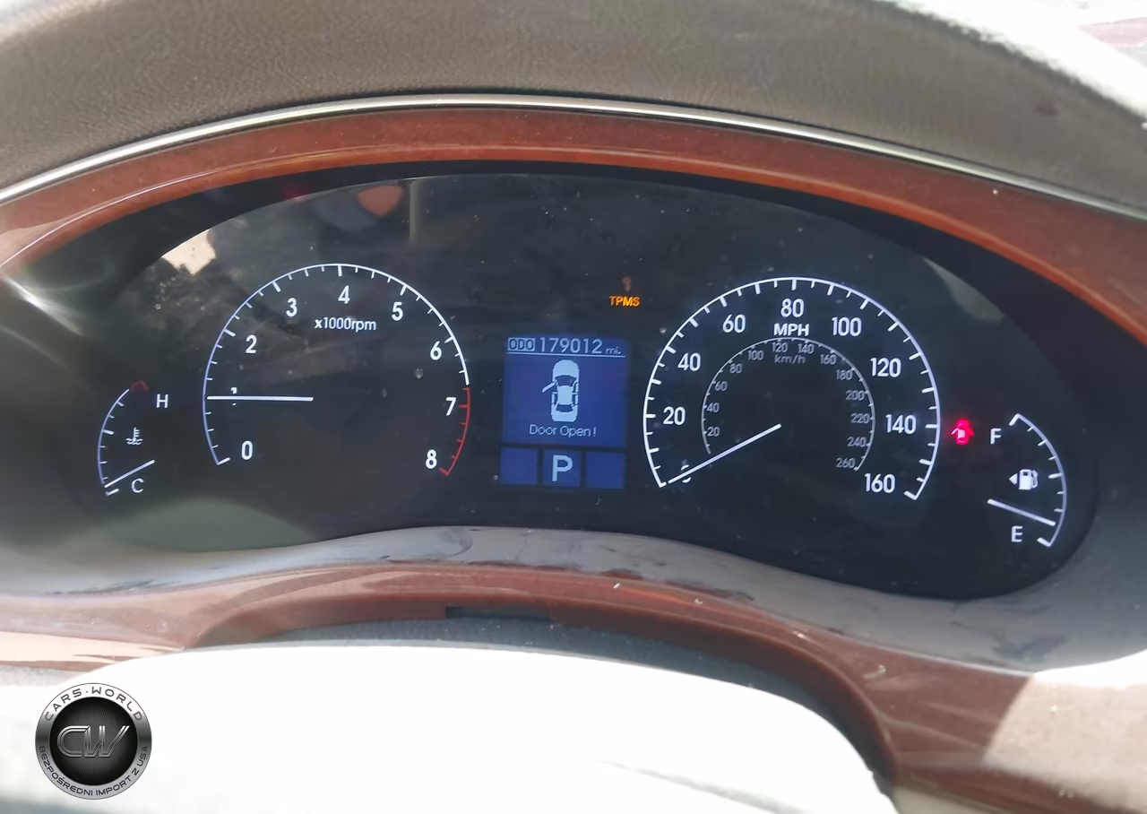 2012 Hyundai Genesis 3.8 VIN:KMHGC4DD7CU205138 - 7