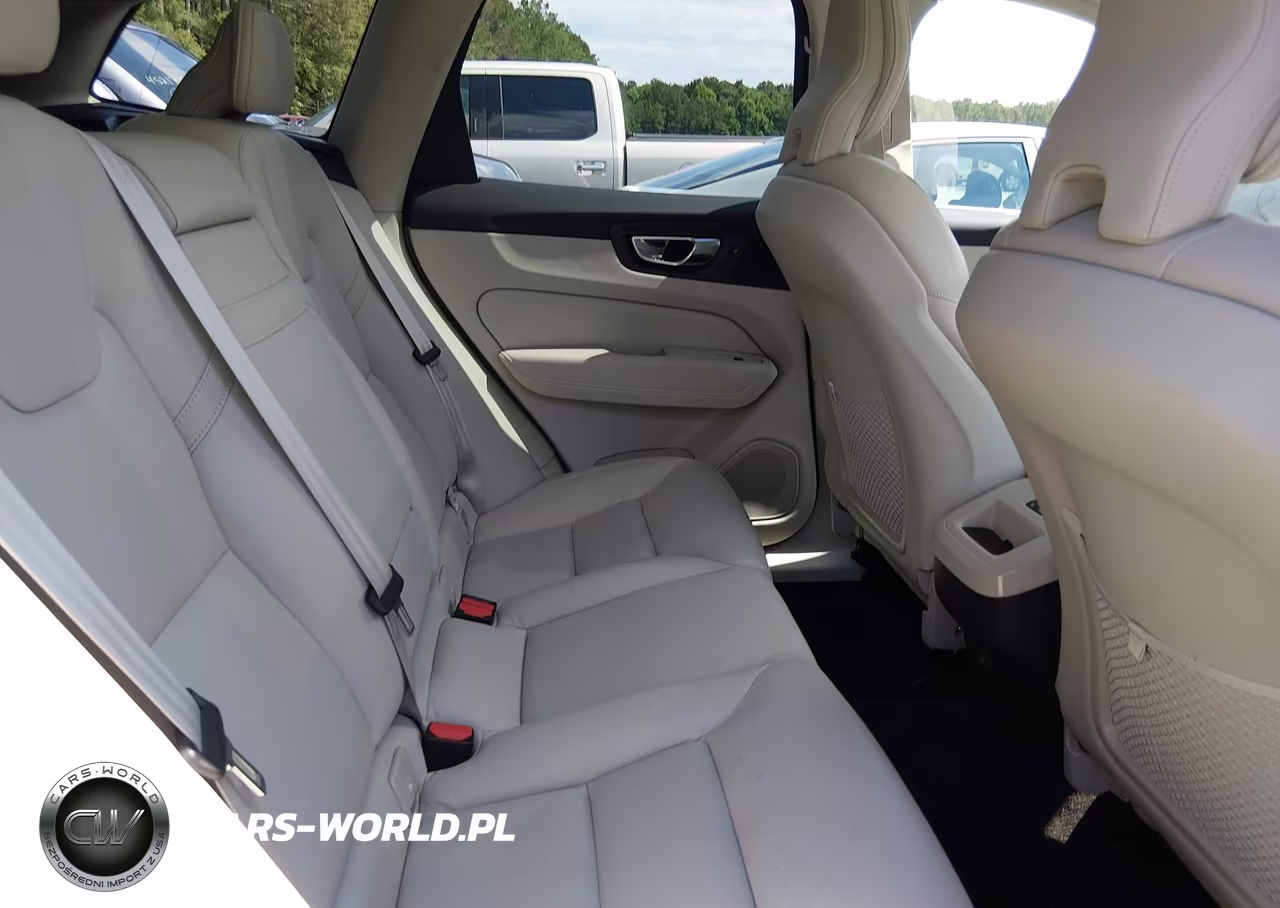 2022 Volvo Xc60 B5 Momentum VIN:YV4L12RK3N1946957 - 8