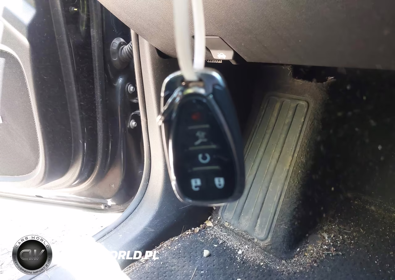 2018 Chevrolet Traverse Premier VIN:1GNERKKW5JJ106715 - 11