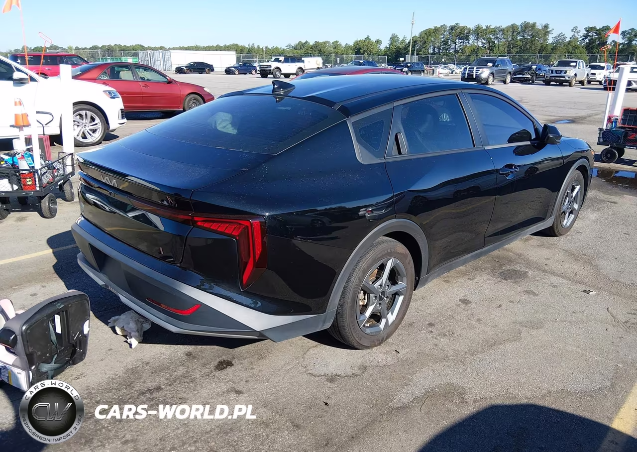 2025 Kia K4 Lxs VIN:3KPFT4DE4SE120991 - 4