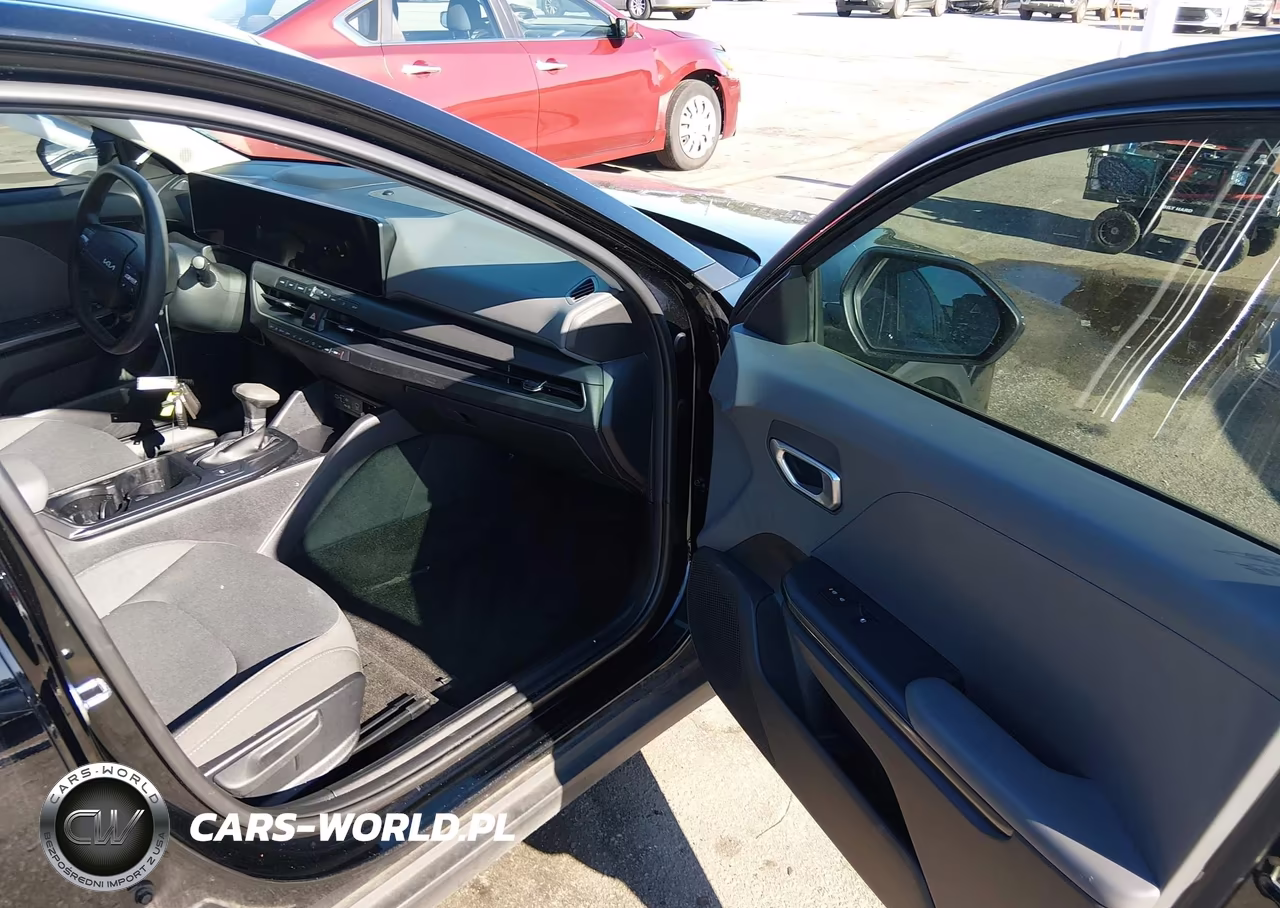 2025 Kia K4 Lxs VIN:3KPFT4DE4SE120991 - 5