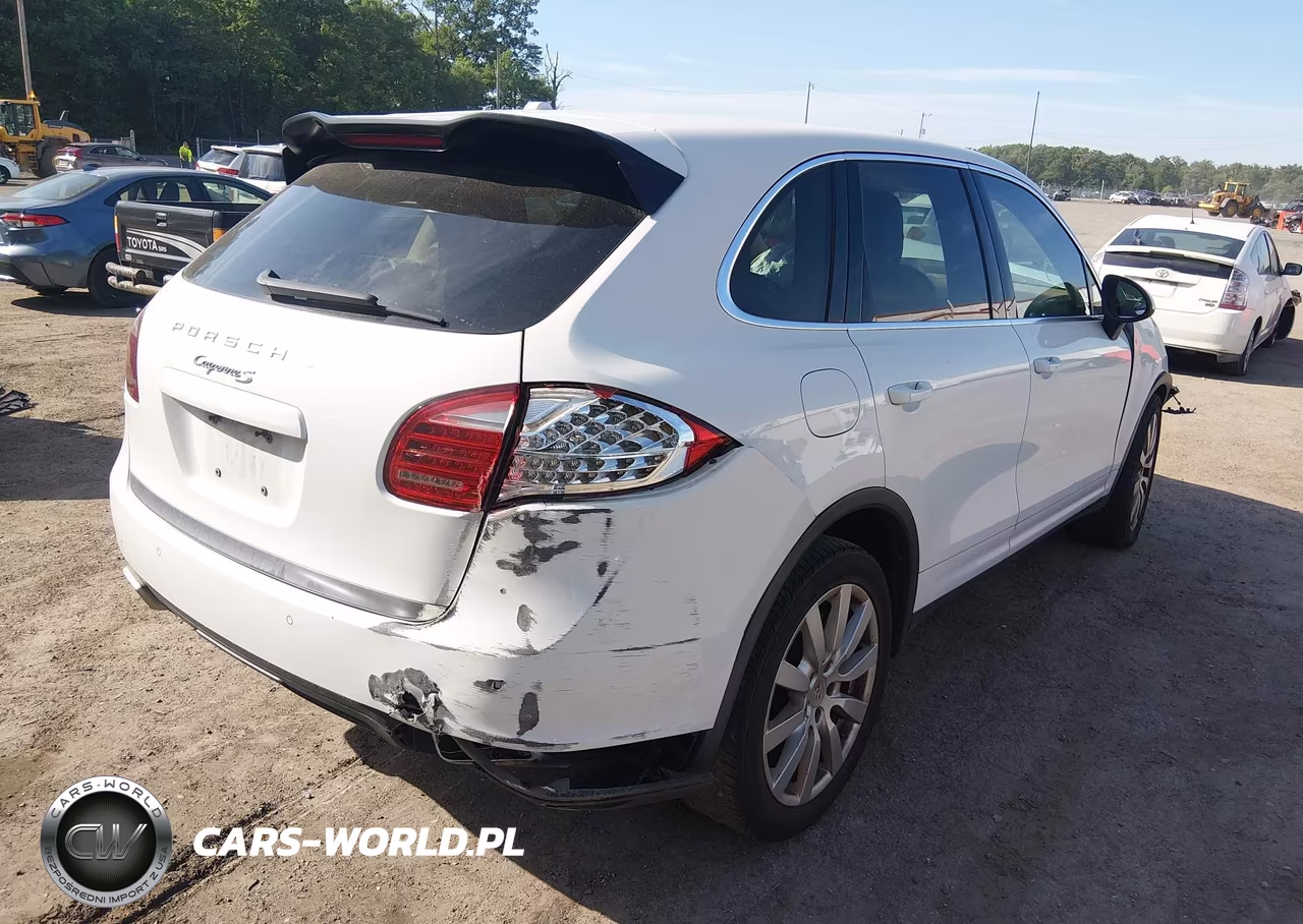 2014 Porsche Cayenne S VIN:WP1AB2A24ELA58630 - 4