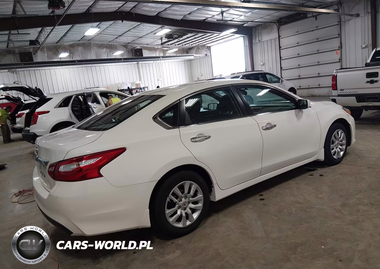 2017 Nissan Altima 2.5 S VIN:1N4AL3AP2HC227750 - 4