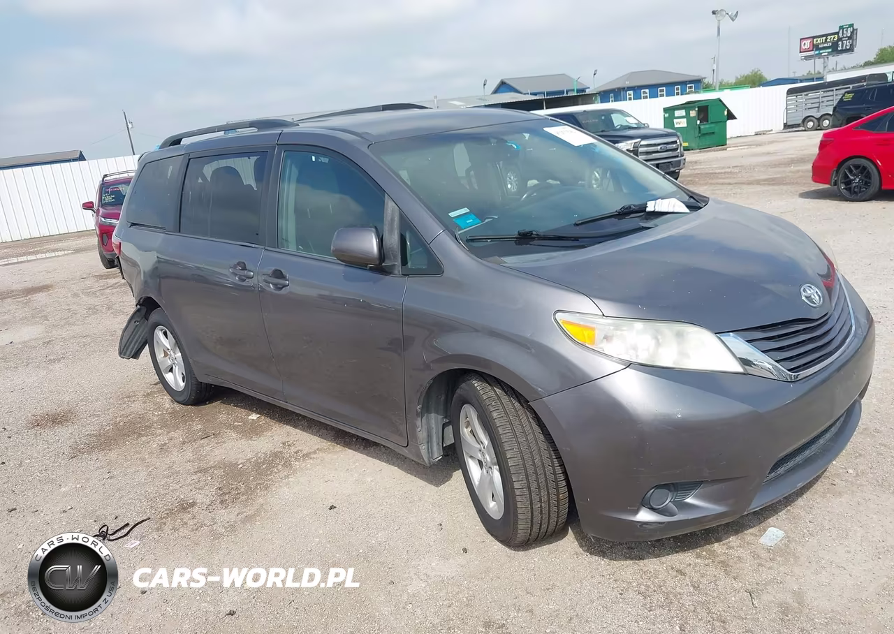 2015 Toyota Sienna Le 8 Passenger – zdjęcie 1 z 15
