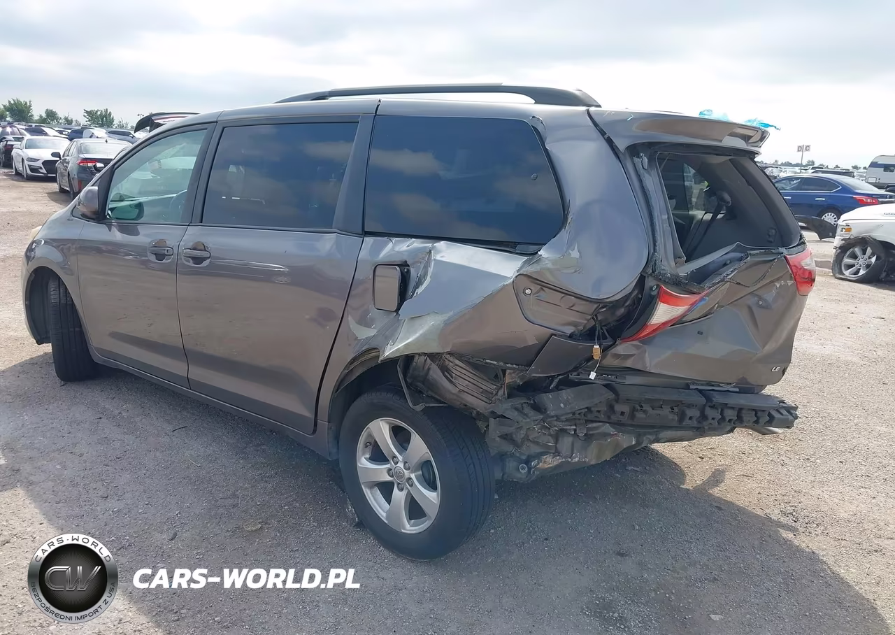 2015 Toyota Sienna Le 8 Passenger VIN:5TDKK3DC6FS611861 - 3