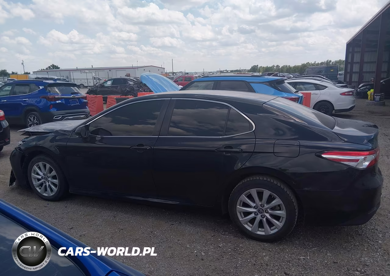 2018 Toyota Camry Le VIN:JTNB11HK6J3006592 - 14