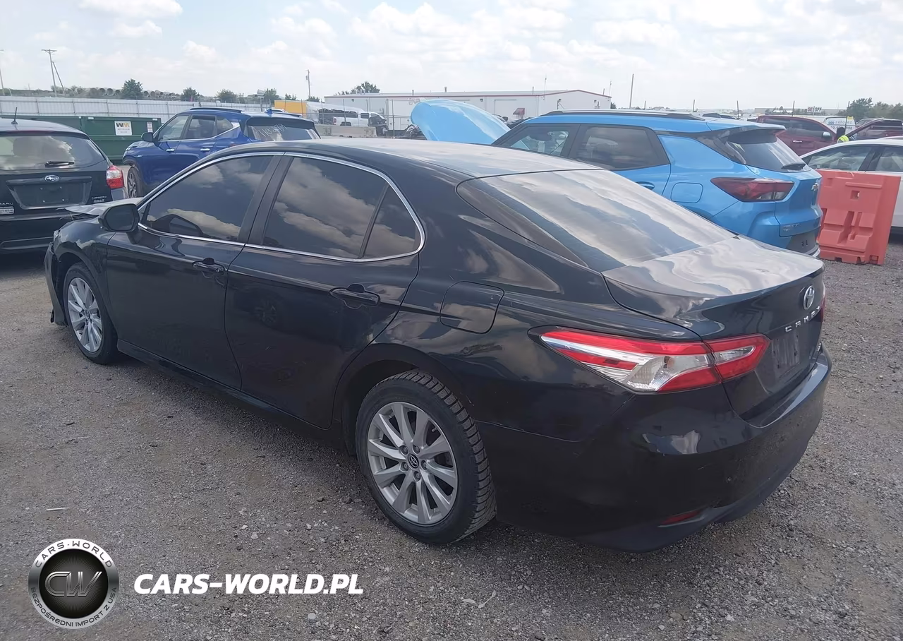 2018 Toyota Camry Le VIN:JTNB11HK6J3006592 - 3