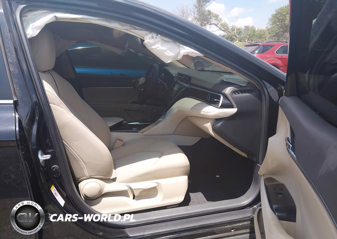 2018 Toyota Camry Le VIN:JTNB11HK6J3006592 - 5