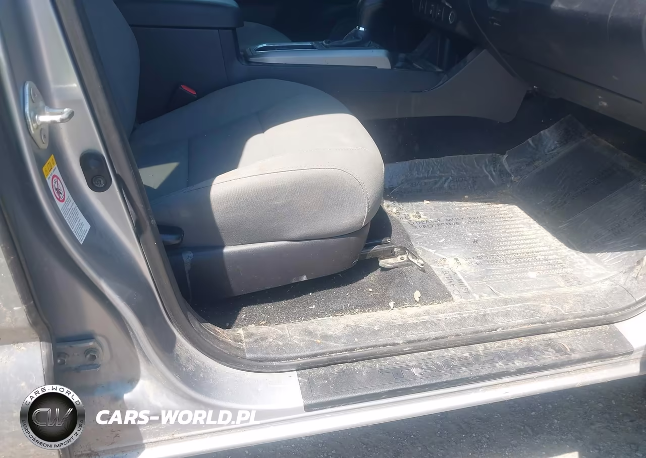 2018 Toyota Tacoma Sr5 V6 VIN:3TMCZ5AN2JM125087 - 5