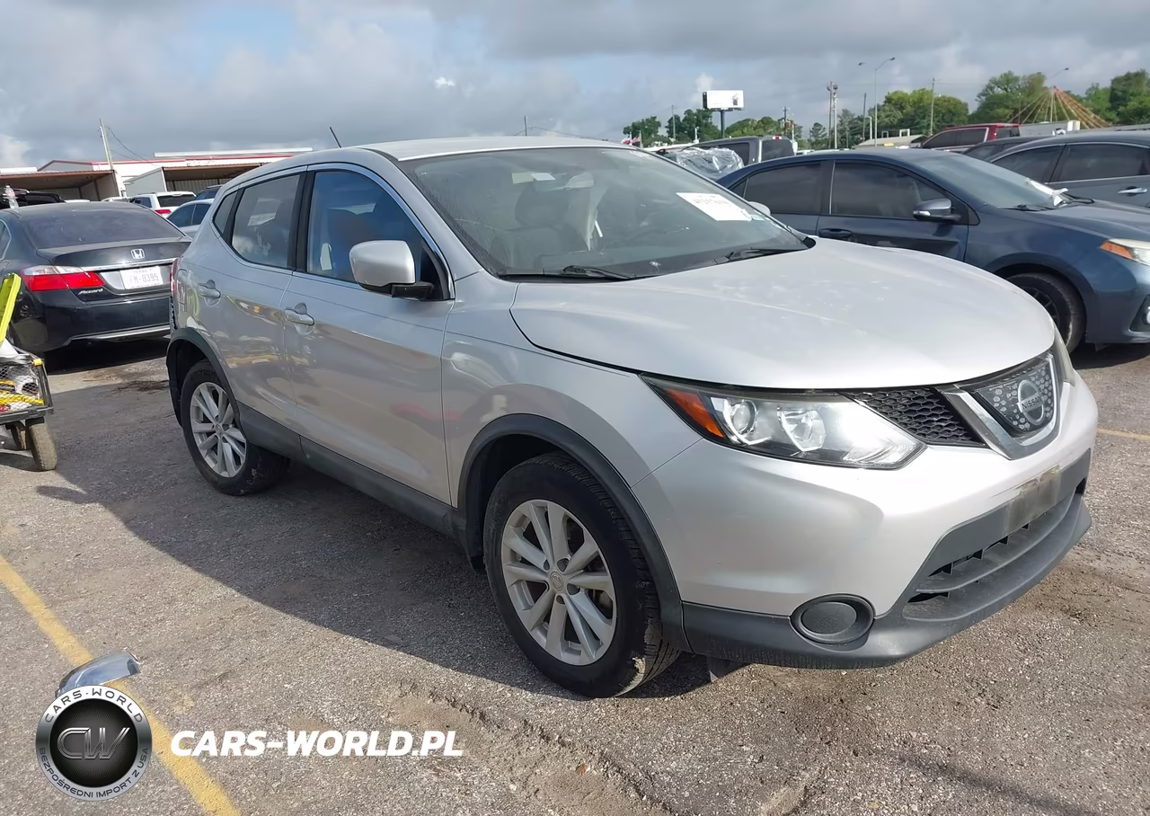 2018 Nissan Rogue Sport S – zdjęcie 1 z 16