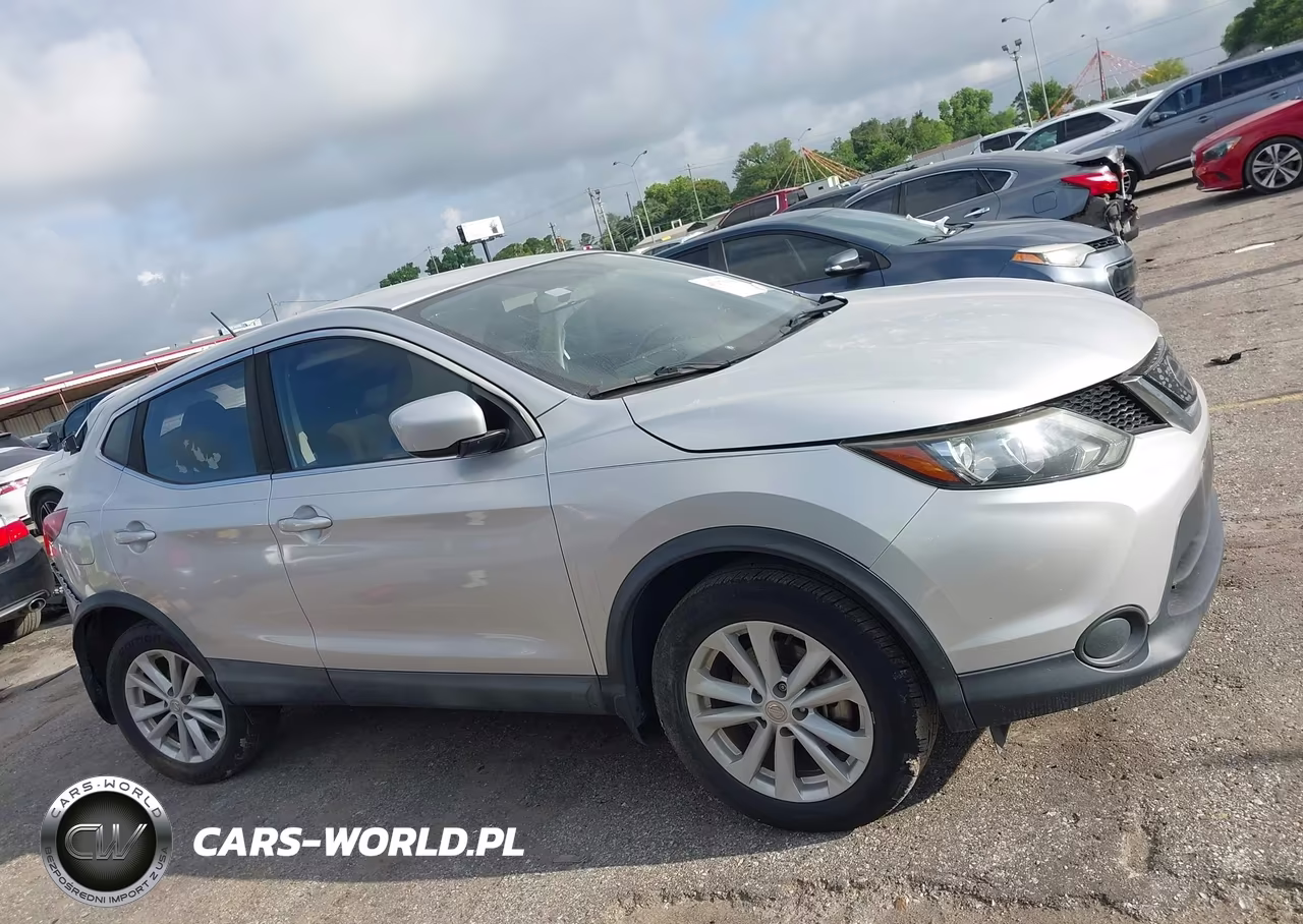 2018 Nissan Rogue Sport S VIN:JN1BJ1CPXJW188354 - 13