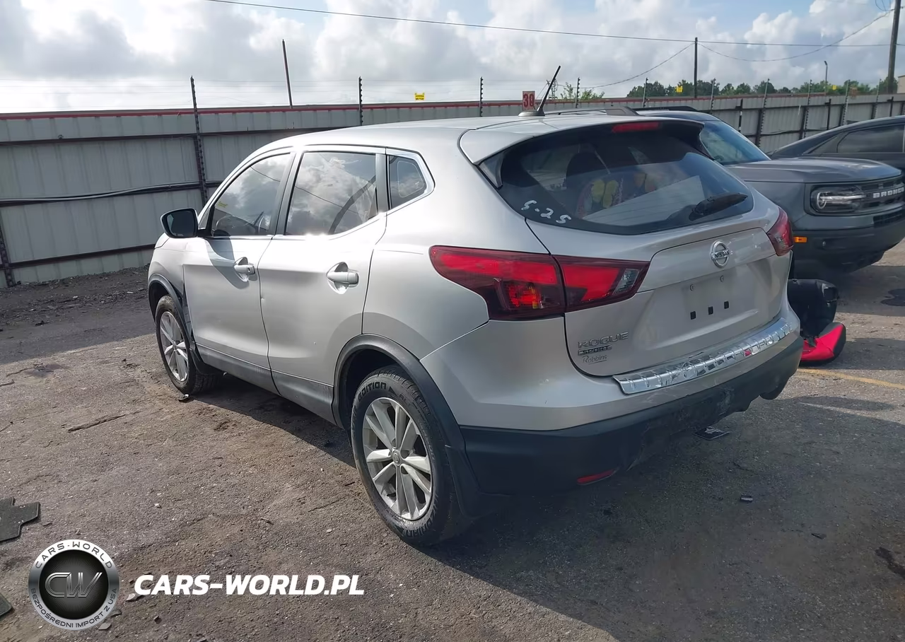 2018 Nissan Rogue Sport S VIN:JN1BJ1CPXJW188354 - 3