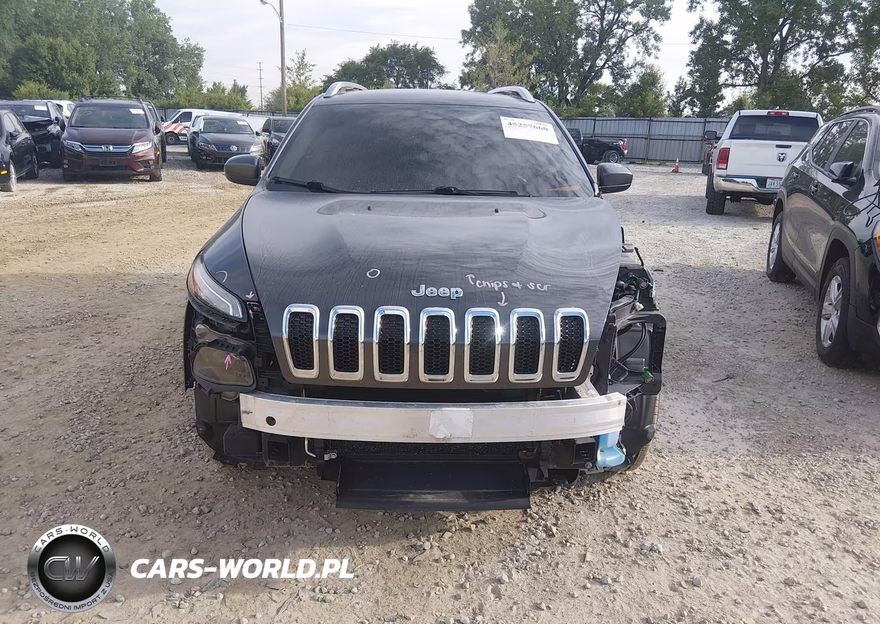 2016 Jeep Cherokee Latitude VIN:1C4PJMCS8GW328399 - 13