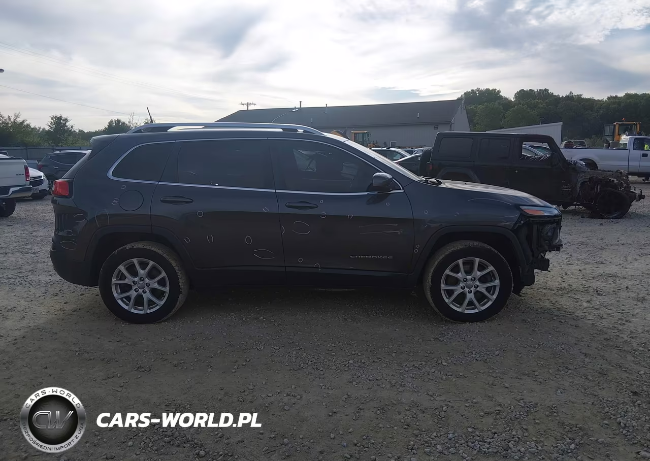 2016 Jeep Cherokee Latitude VIN:1C4PJMCS8GW328399 - 14