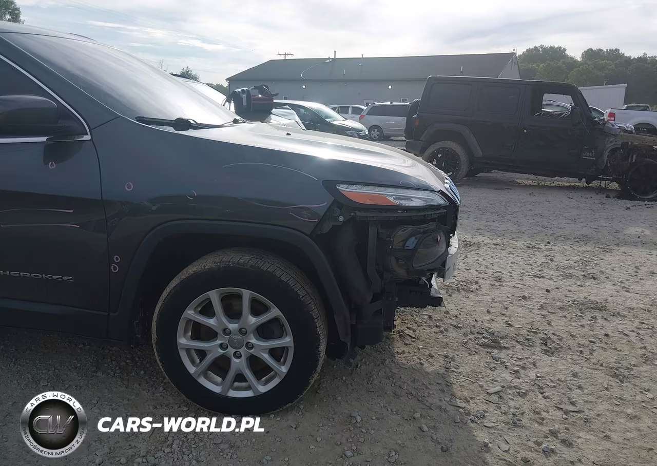 2016 Jeep Cherokee Latitude VIN:1C4PJMCS8GW328399 - 19