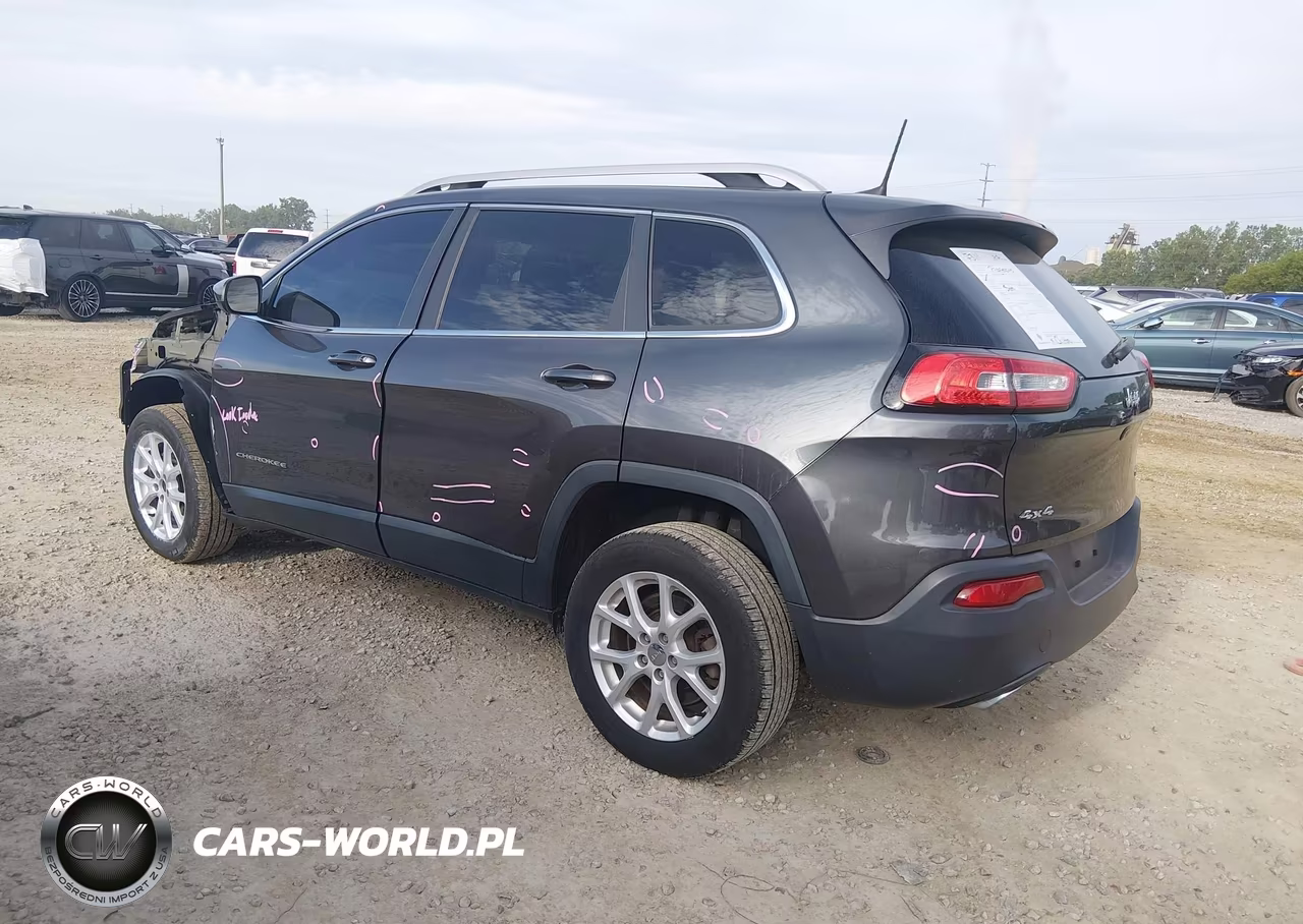 2016 Jeep Cherokee Latitude VIN:1C4PJMCS8GW328399 - 3