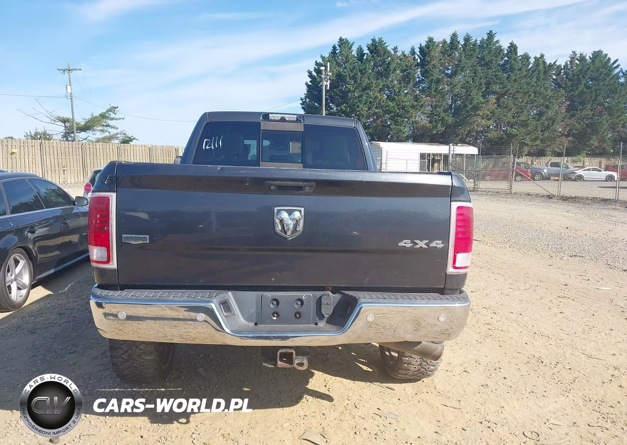 2016 Ram 2500 Laramie VIN:3C6UR5FJ2GG209404 - 16