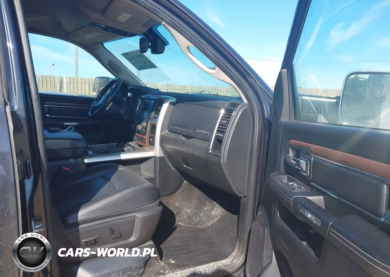 2016 Ram 2500 Laramie VIN:3C6UR5FJ2GG209404 - 5