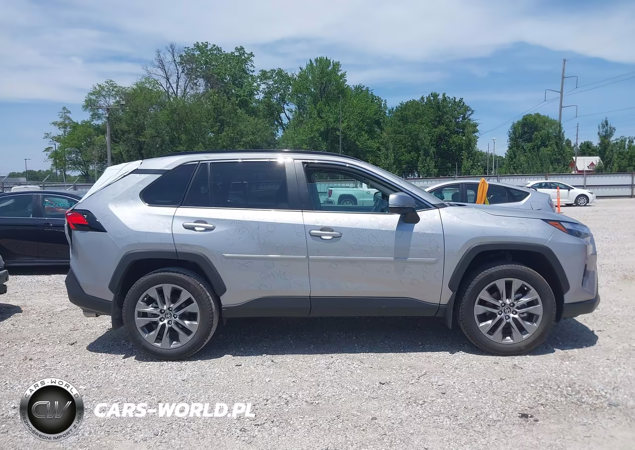 2025 Toyota Rav4 Xle Premium VIN:2T3A1RFV0SW524823 - 13