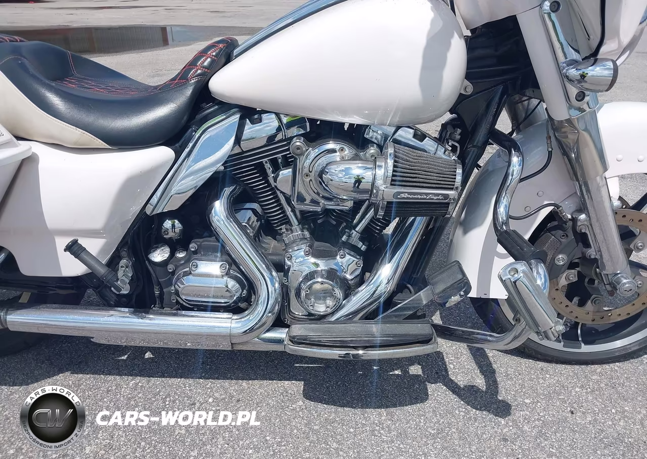 2009 Harley-Davidson Flhx VIN:1HD1KB4149Y682228 - 8