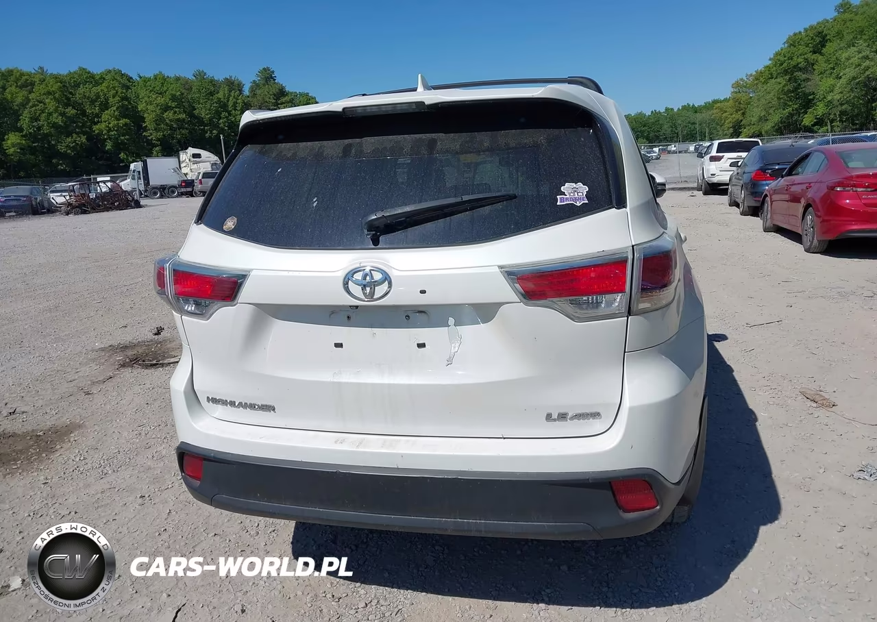 2015 Toyota Highlander Le Plus V6 VIN:5TDBKRFH9FS145631 - 16