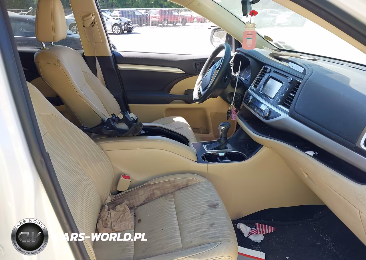 2015 Toyota Highlander Le Plus V6 VIN:5TDBKRFH9FS145631 - 5