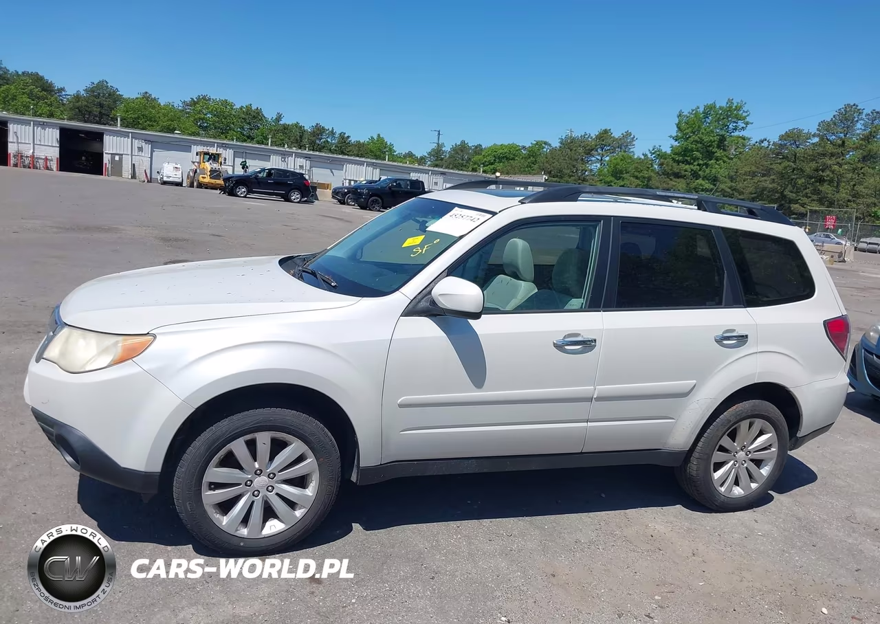 2011 Subaru Forester 2.5X Premium VIN:JF2SHADC2BH745141 - 14