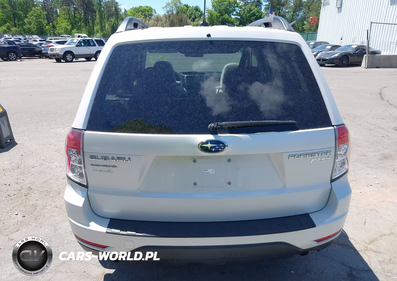 2011 Subaru Forester 2.5X Premium VIN:JF2SHADC2BH745141 - 16