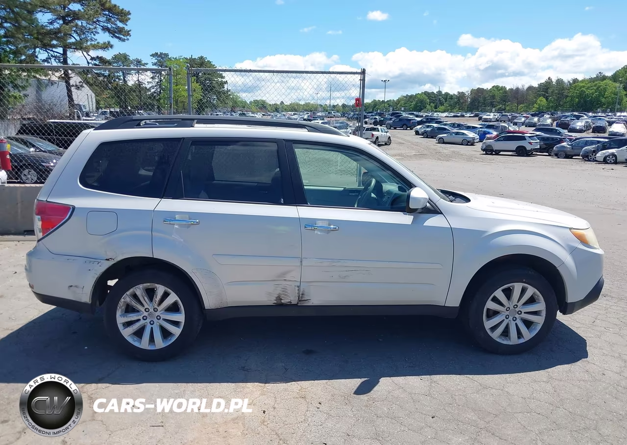 2011 Subaru Forester 2.5X Premium VIN:JF2SHADC2BH745141 - 6