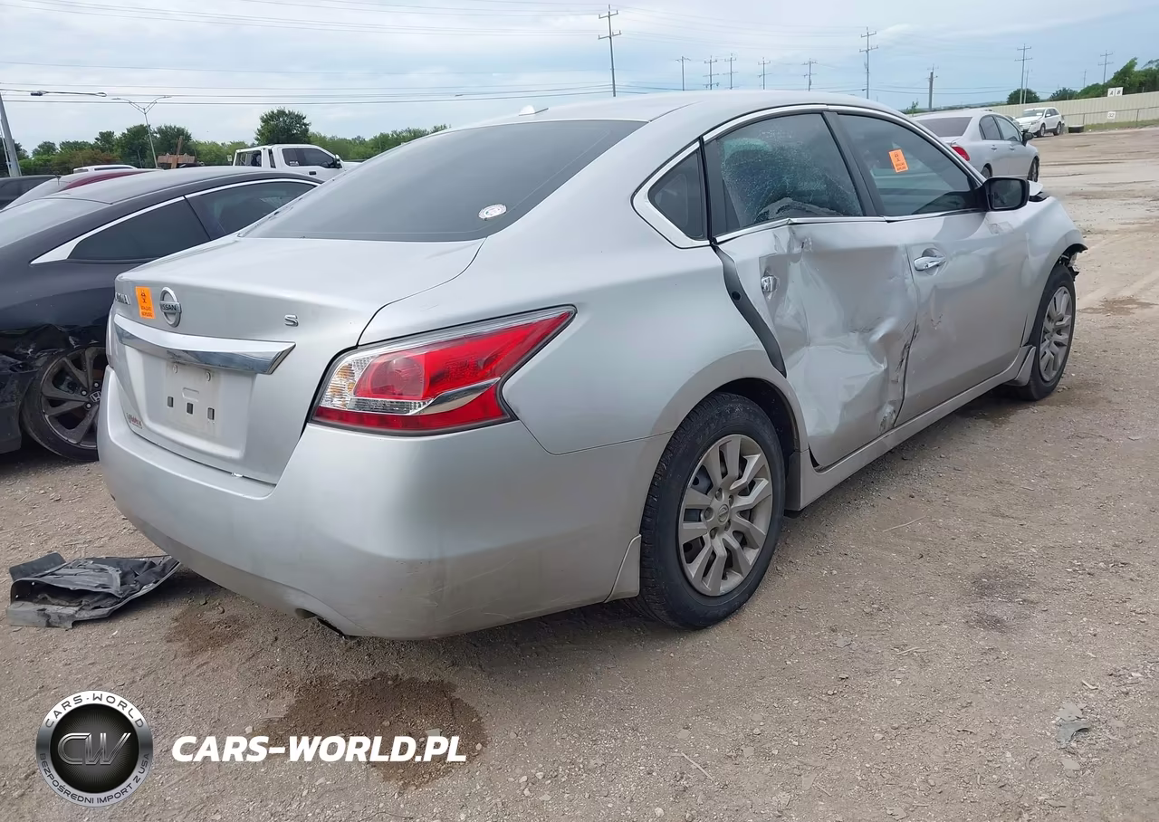 2015 Nissan Altima 2.5 S VIN:1N4AL3AP7FN351479 - 4