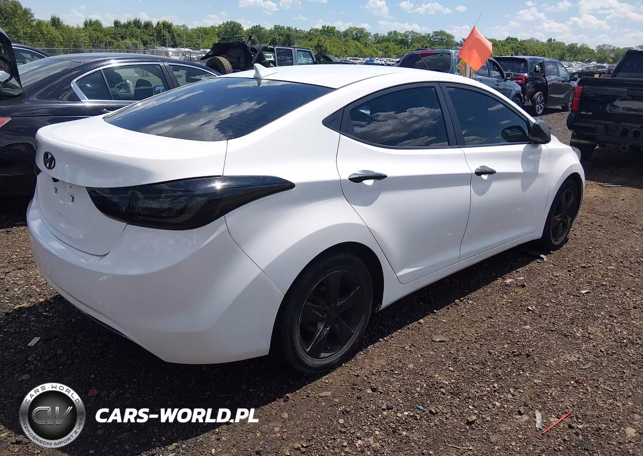 2013 Hyundai Elantra Gls VIN:5NPDH4AE3DH276645 - 4