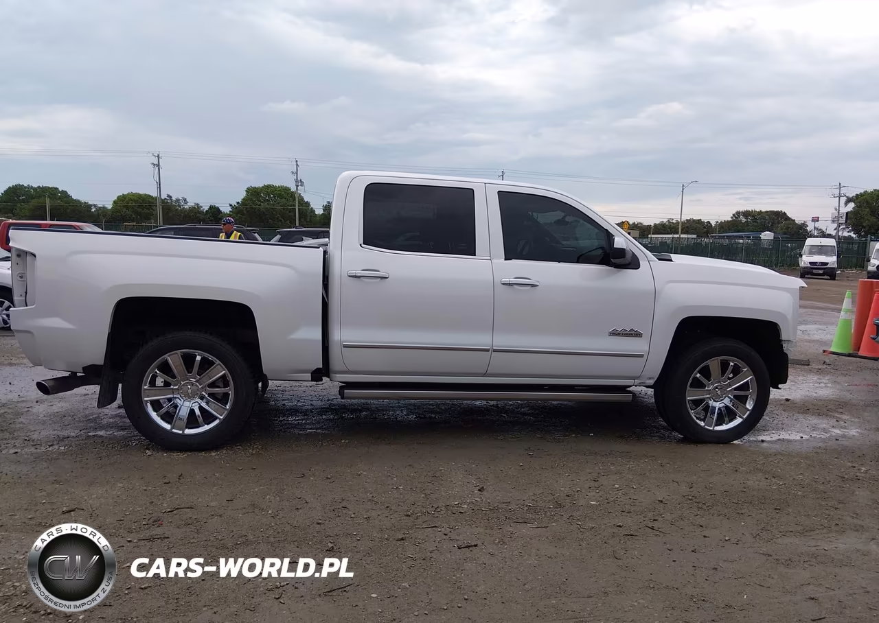 2018 Chevrolet Silverado 1500 High Country VIN:3GCUKTEJ8JG145105 - 14