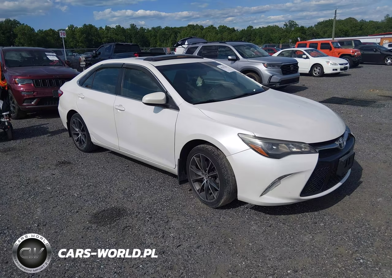 2015 Toyota Camry Xse V6 – zdjęcie 1 z 16
