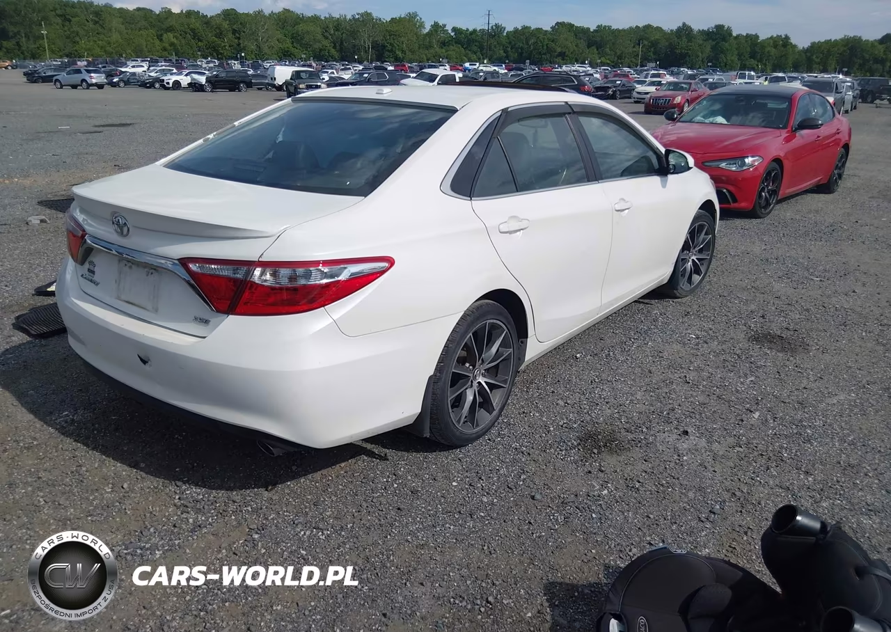 2015 Toyota Camry Xse V6 VIN:4T1BK1FK6FU556795 - 4
