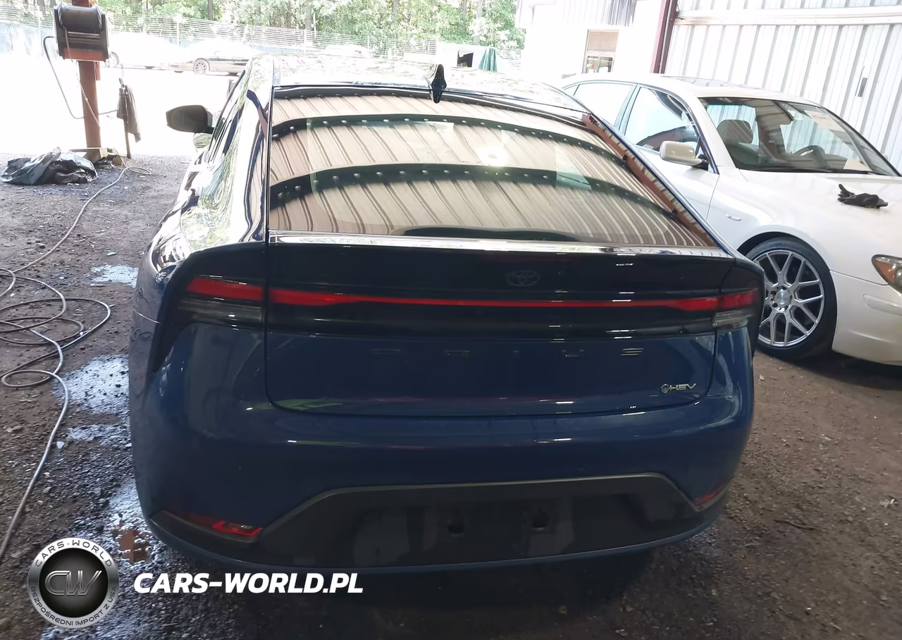2024 Toyota Prius Le VIN:JTDACAAU4R3024901 - 17