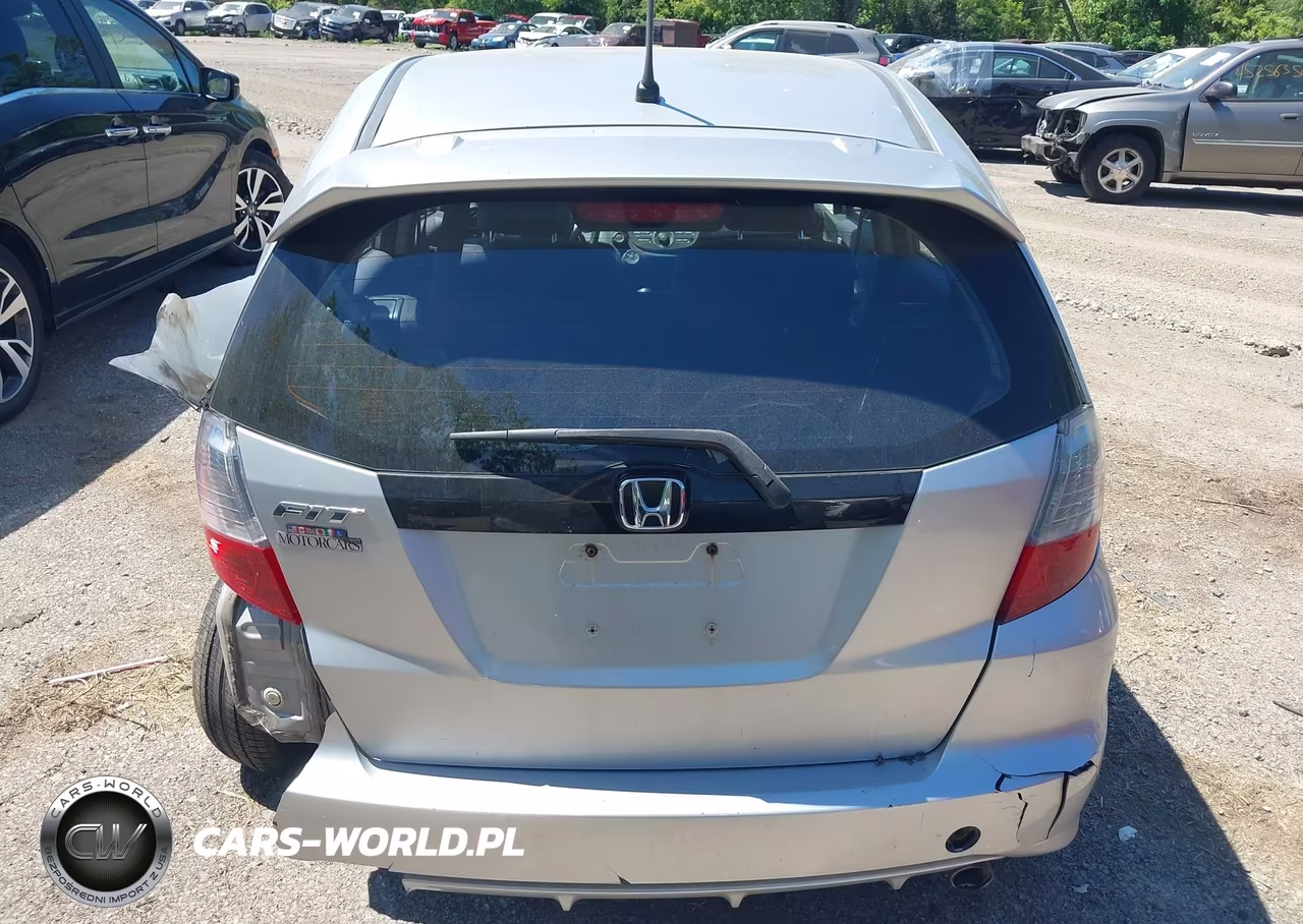 2013 Honda Fit Sport VIN:JHMGE8H5XDC029815 - 16