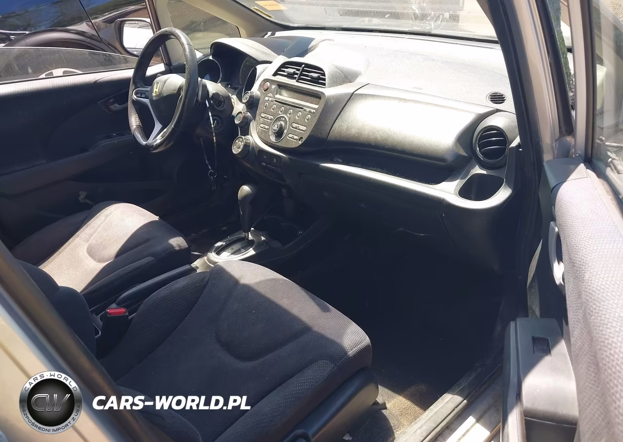 2013 Honda Fit Sport VIN:JHMGE8H5XDC029815 - 5