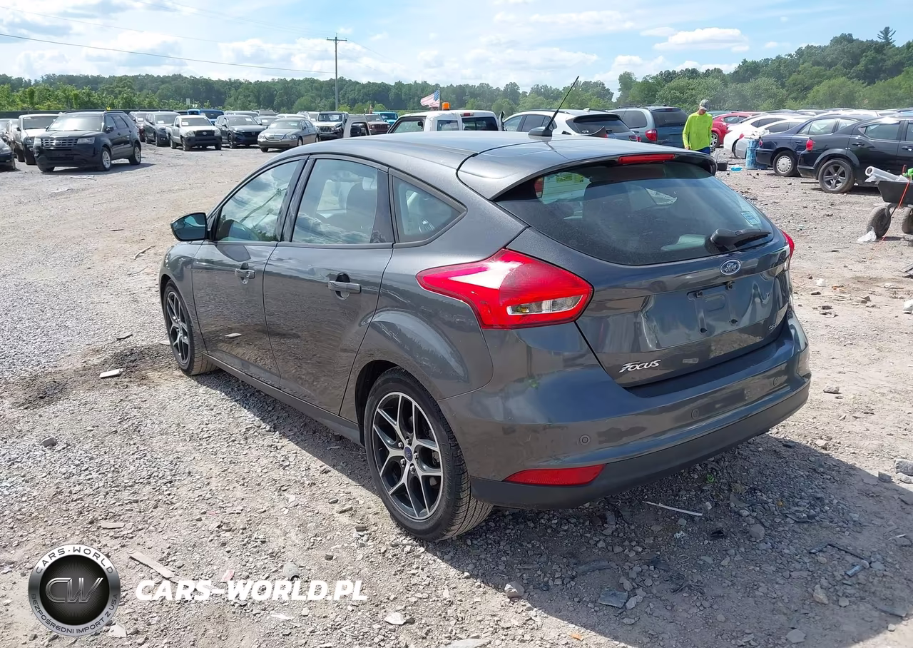 2017 Ford Focus Sel VIN:1FADP3M29HL301263 - 3