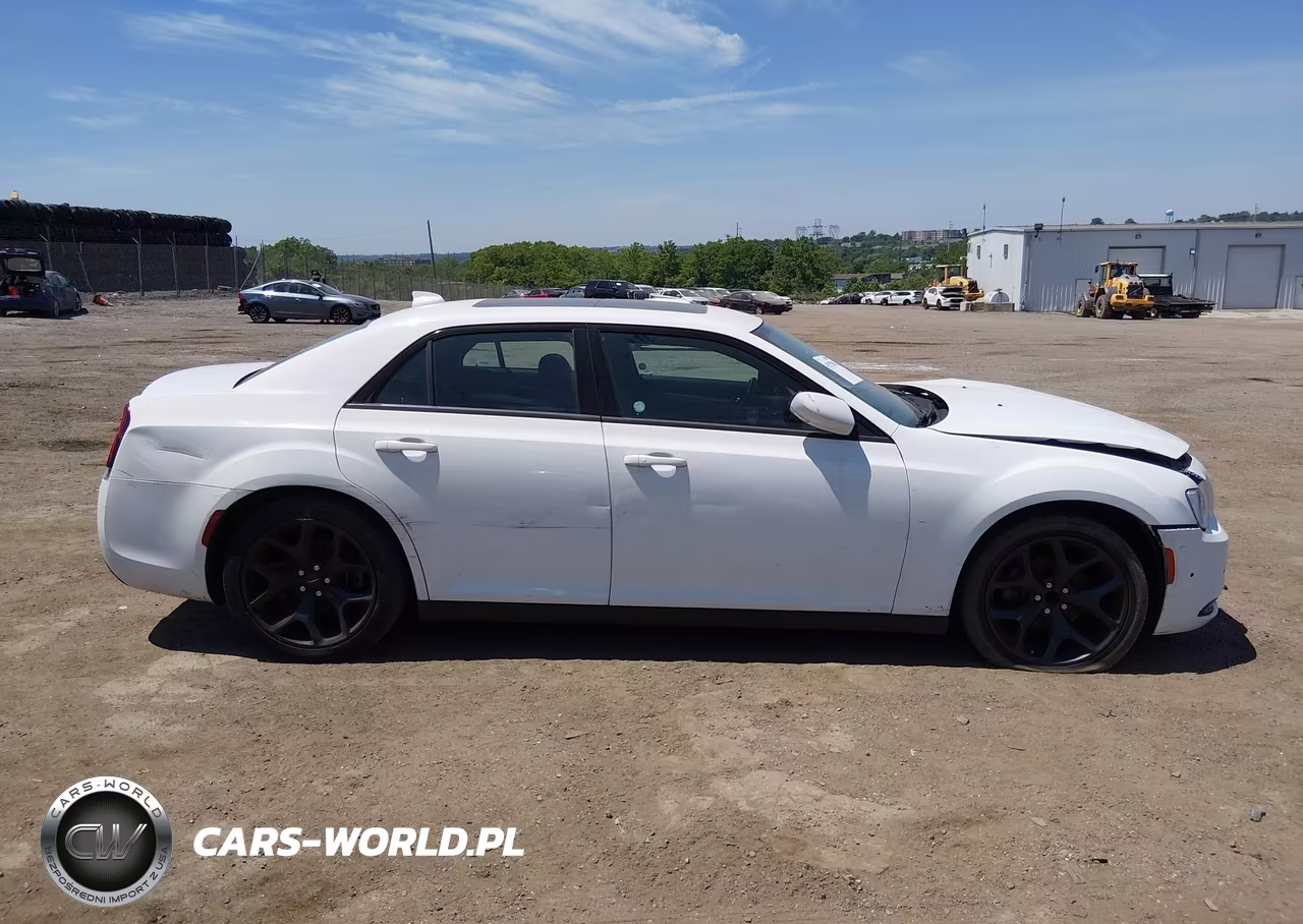 2022 Chrysler 300 S VIN:2C3CCABG8NH127204 - 12